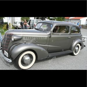 Meet your Posher, Adrian